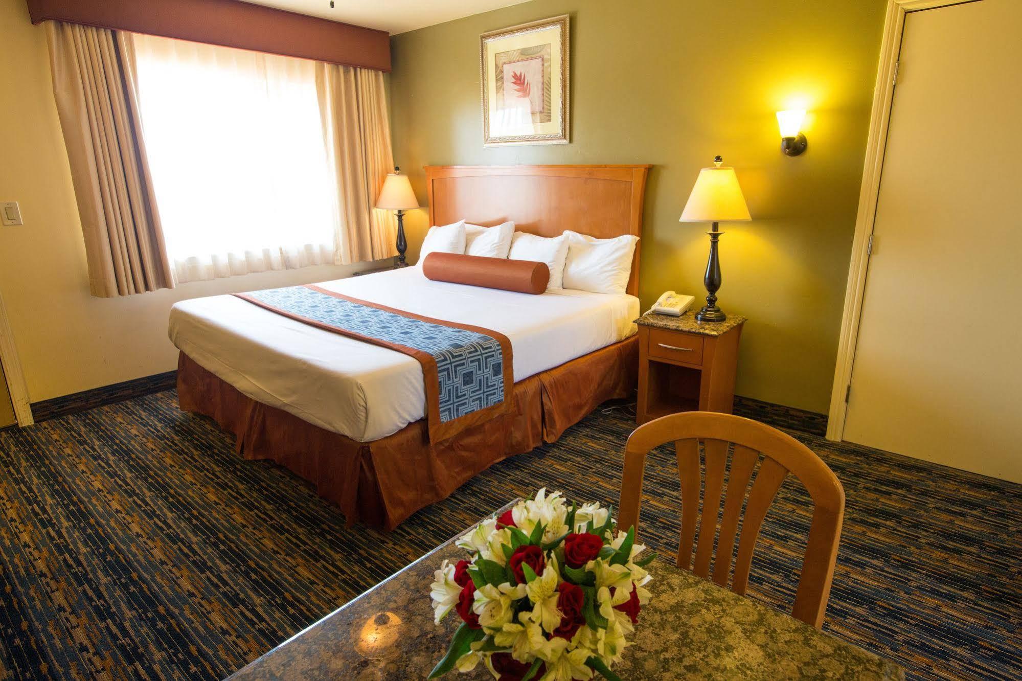 Beachwalker Inn & Suites ปิสโมบีช ภายนอก รูปภาพ